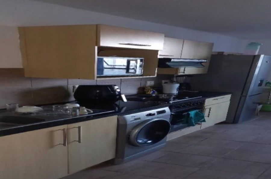 1 Bedroom Property for Sale in Zonnebloem Western Cape